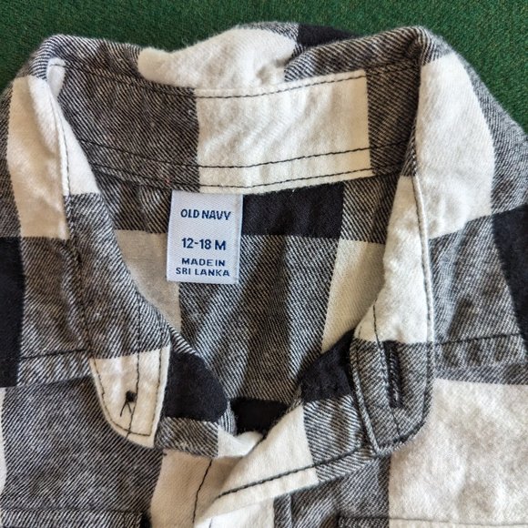 Bundle of Toddler Boy's Flannel Button Down Shirts 💙 - Picture 7 of 7